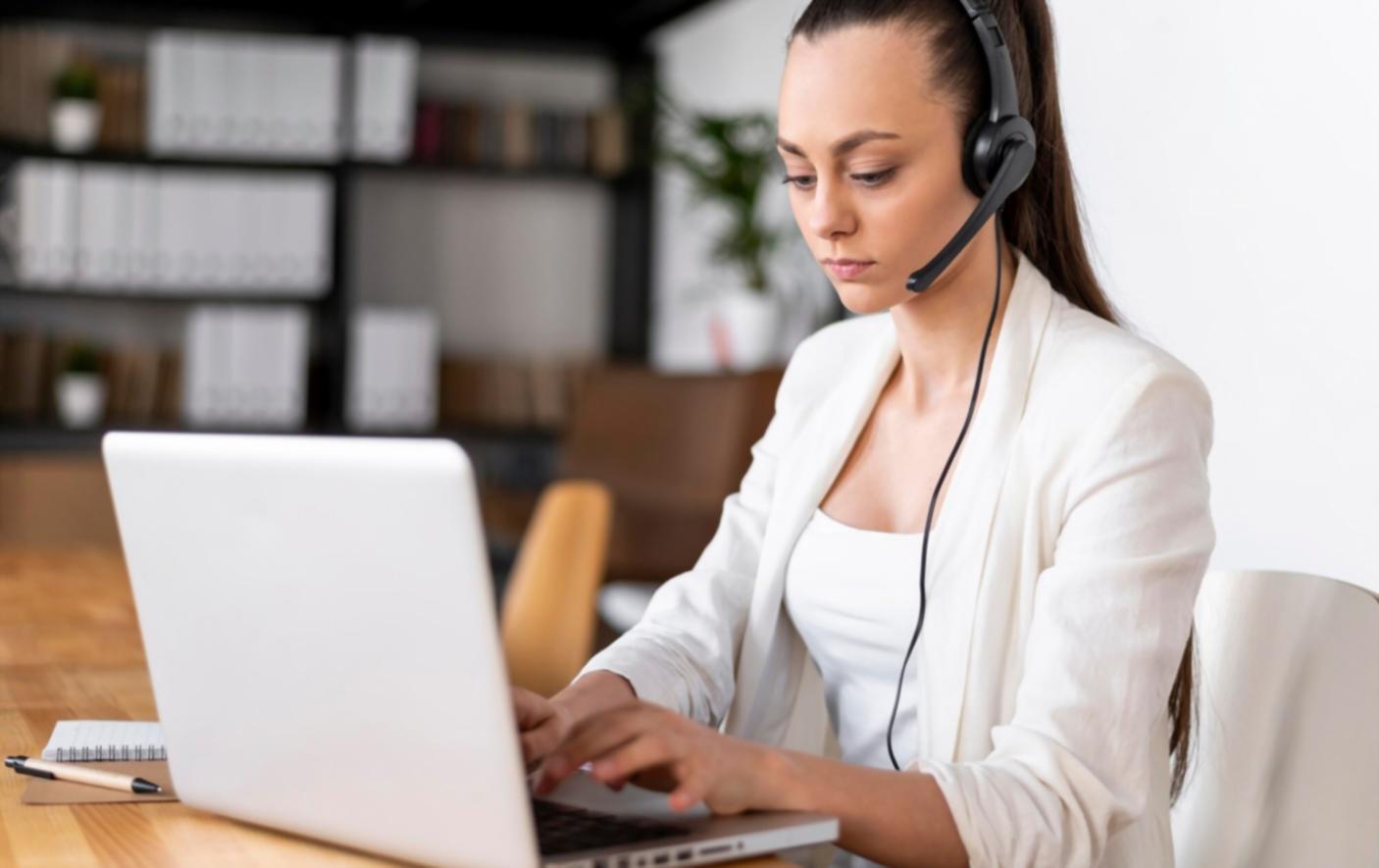 Planification financière personnalisée avec documents et calculatrice